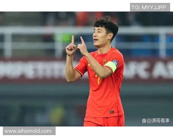 武磊驰骋绿茵场英姿飒爽足球球星壁纸高清精选