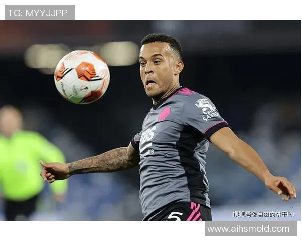 足球历史十大球星退役时间盘点 探索传奇球员告别绿茵场的时刻